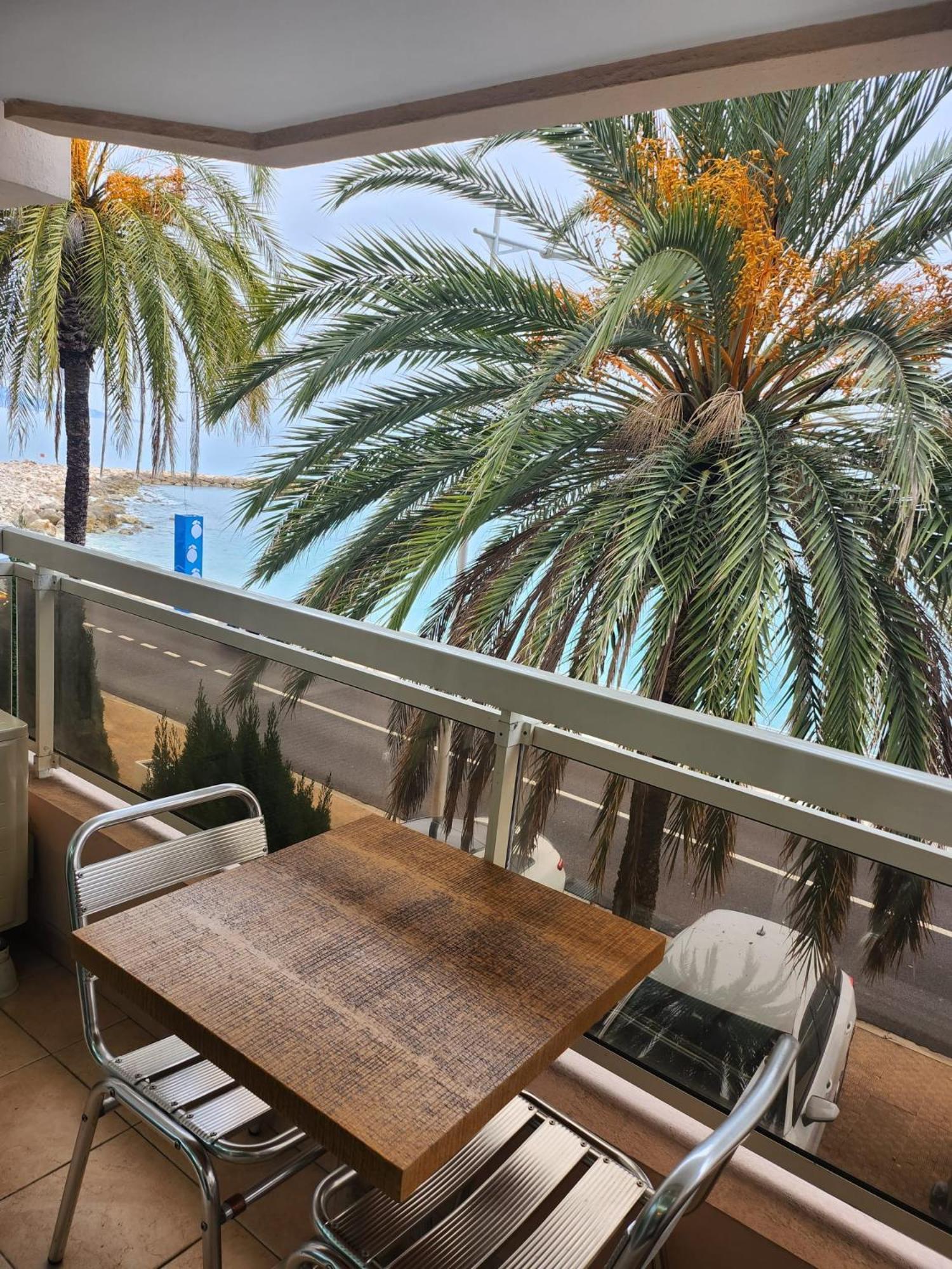 Bluemarine, Studio Vista Mare Menton Bagian luar foto